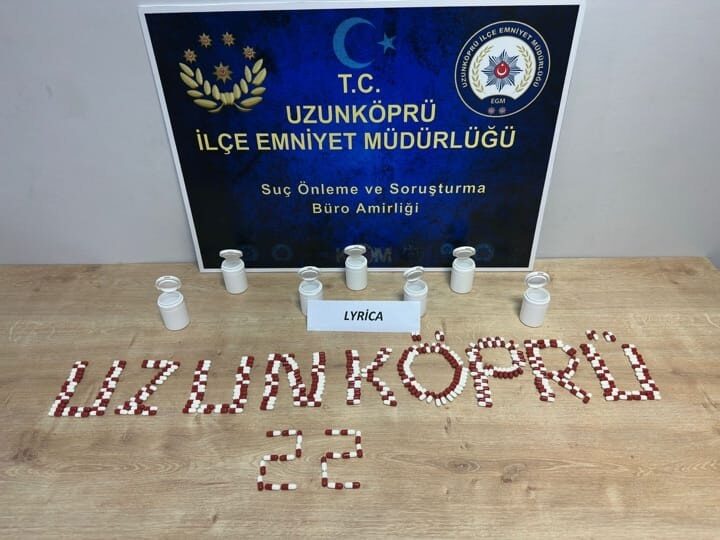 Edirne'de uyuşturucu ecza ile yakalanan şüpheli gözaltında