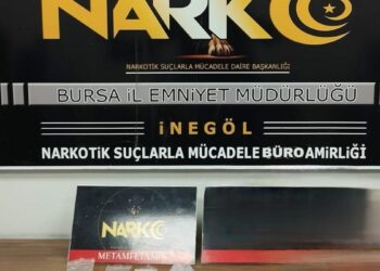 Polisten kaçan otomobilin gizli bölmesinde uyuşturucu ele geçirildi: 2 tutuklama