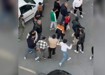 İki grup arasında yol ortasında kavga; 3 yaralı