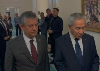 Özgür Özel'den Bülent Arınç'a ziyaret