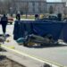 Motosikletiyle hafif ticari araca çarpan kurye öldü