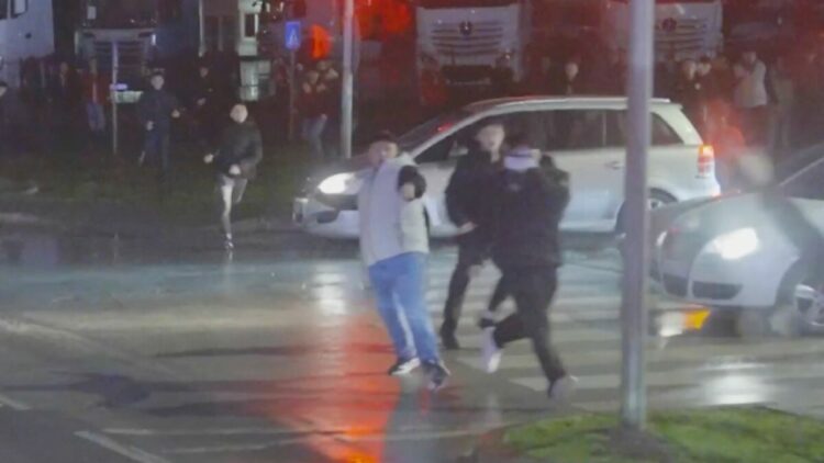 Trabzonspor’un takım otobüsüne taşlı saldırı olayında 3 polis açığa alındı