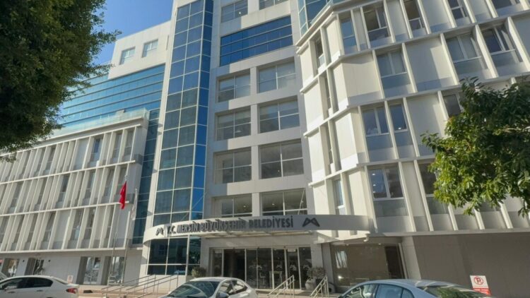 Mersin’deki 'ihaleye fesat' ve 'rüşvet' operasyonunda 7 şüphelinin sorgusu sürüyor