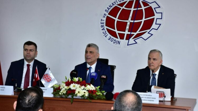 Bakan Bolat: İhracatımız geçen yıl sonunda 400 milyar dolara yaklaştı
