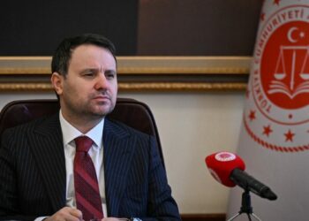 Bakan Gürlek: 10 yılı doldurmayan bir hakim, ticaret mahkemesi başkanı olmayacak