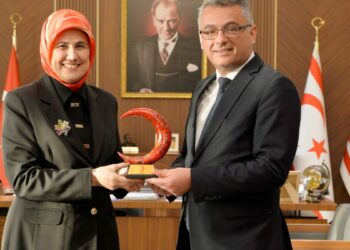 KKTC Cumhurbaşkanı Erhürman, Kızılay Genel Başkanı Fatma Meriç'i kabul etti
