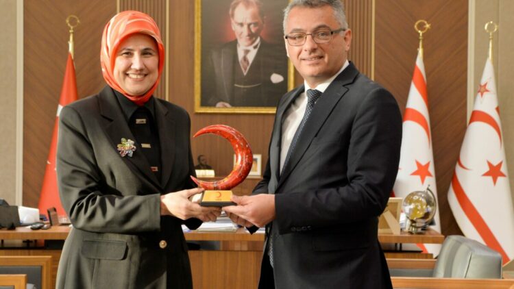 KKTC Cumhurbaşkanı Erhürman, Kızılay Genel Başkanı Fatma Meriç'i kabul etti