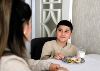 DMD'li Deniz'in annesi: Kardeşimi bu hastalığa kurban ettik, oğlumu kurban etmeyeceğiz
