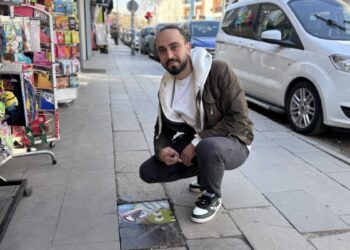 ‘Gri şehri' sanatıyla renklendiriyor