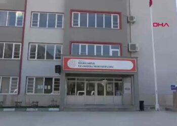 Liseli öğrenciler harçlıklarını Gazze’de Kadir Gecesi iftarı için bağışladı