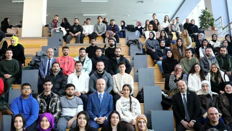 Üniversiteler ve öğrenciler tarafından 15 bin 395 sosyal sorumluluk projesi gerçekleştirildi