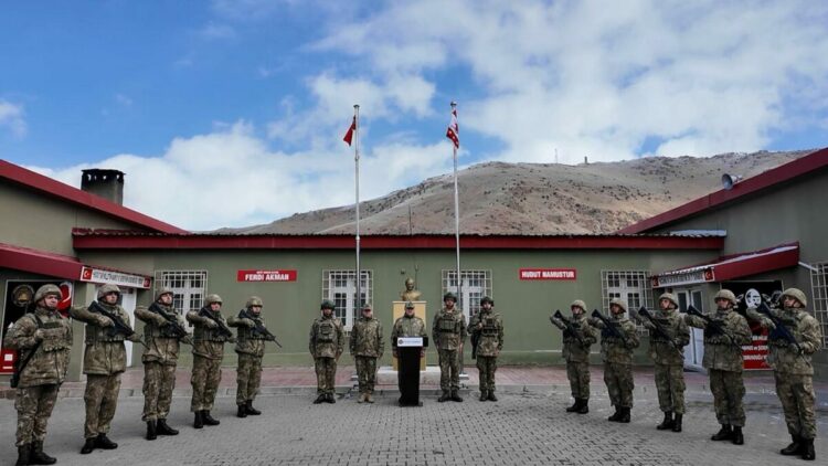 Kara Kuvvetleri Komutanı Tokel, hudut birliklerini denetledi