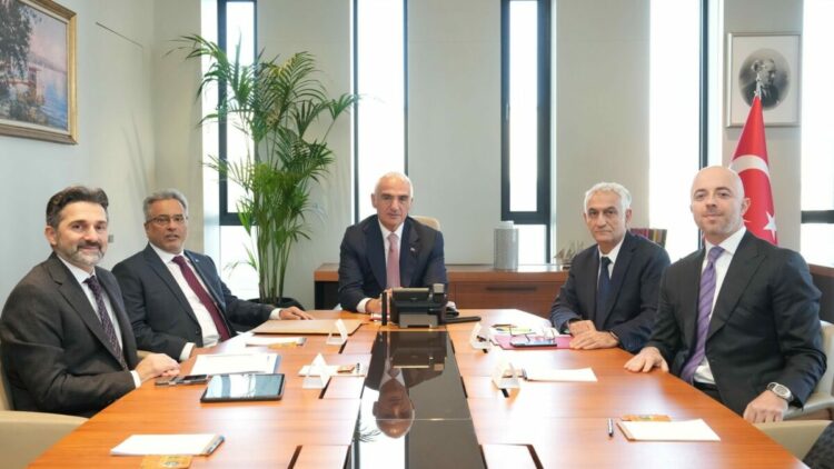 Bakan Ersoy’dan turizmin güçlendirilmesi için iki kritik görüşme