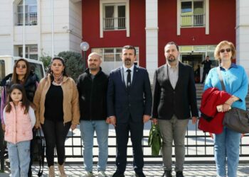 Manisa'da okulda Atatürk'e hakaret ettiği ileri süren öğretmen gözaltında