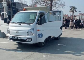 Çöp kamyonunun altında kalan çocuk hayatını haybetti