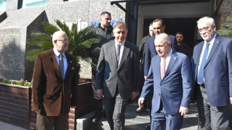 Ümit Özdağ: Türk tarihçiliğinde bir dönem kapandı