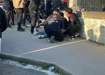 Çanakkale’de bıçaklı kavga: 2’si ağır 3 yaralı