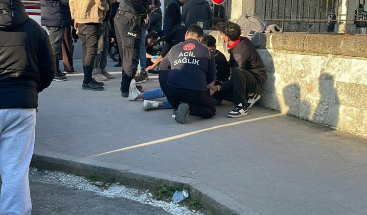 Çanakkale’de bıçaklı kavga: 2’si ağır 3 yaralı