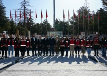 Aile ve Sosyal Hizmetler Bakanlığı'ndan Ankara'da şehitlik ziyareti
