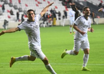 Altay deplasmanda Balıkesirspor'la oynuyor