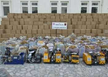 Manisa'da kaçak tütün operasyonunda 5 tutuklama