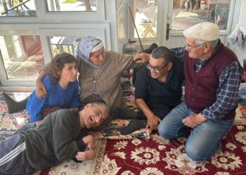 71 ve 72 yaşındaki çift, 52 yıldır engelli 3 çocuklarına bakıyor