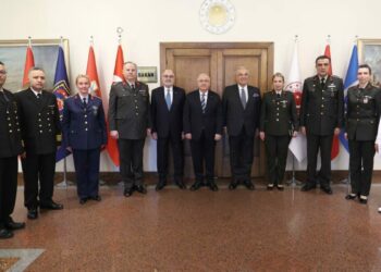 Bakan Güler, MSB sağlık personeli ile buluştu