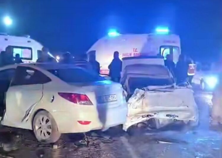 Şanlıurfa'da iki ayrı kaza: Biri çocuk 2 ölü, 13 yaralı