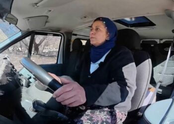 15 yıldır köydeki öğrencileri okullarına ulaştıran şoför Hanım: Kadınların yapmayacağı şey yoktur