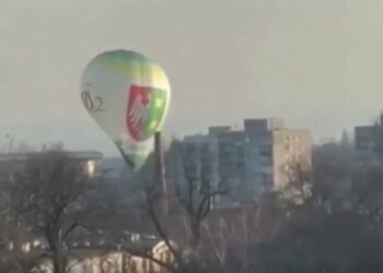 Polonya'da sıcak hava balonu apartmana çarptı: 1 ölü, 2 yaralı