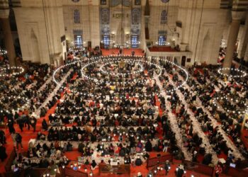 Süleymaniye Camii’nde ‘Çocuk İftarı Programı’ yapıldı