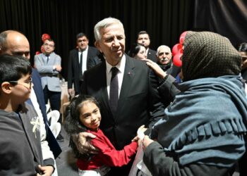 Mansur Yavaş, şehit yakınları ve gazilerle iftarda buluştu