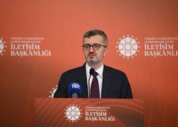 İletişim Başkanı Duran, iftarda basın mensupları ile bir araya geldi