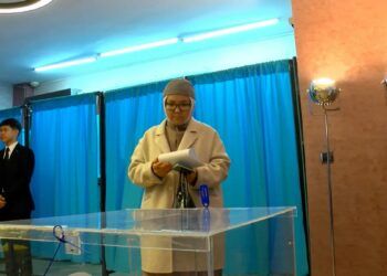 Kazakistan’daki anayasa referandumu için Başkonsoloslukta sandık kuruldu