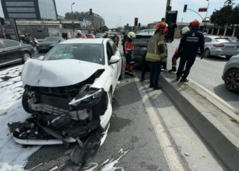 Avcılar'da kazada otomobil sürücüsü yaralandı