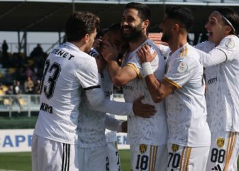 Aliağa FK zirve ümidini sürdürdü