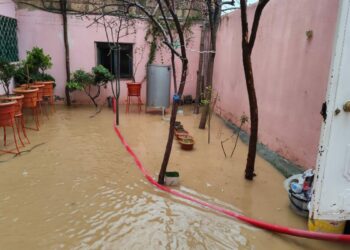 Mardin'de sağanak; dereler taştı, evler ile tarım arazilerini su bastı