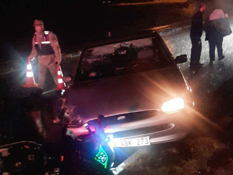 Otomobilin çarptığı motosikletin sürücüsü öldü