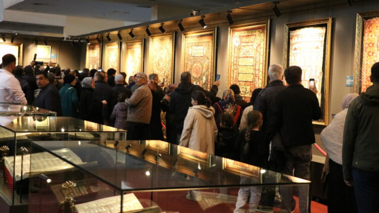 Kayseri’de ‘Kutsal Emanetler ve Vakıf Eserleri Sergisi’ açıldı