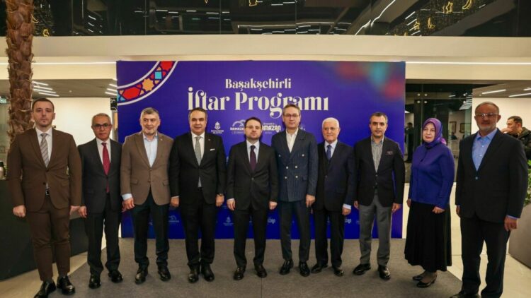 Bakan Gürlek, Başakşehir'de iftar programına katıldı