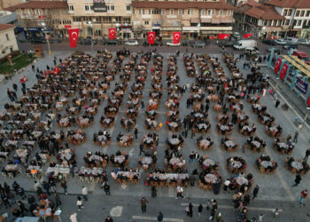 AK Parti'li Kasapoğlu, Manisa'da iftar programına katıldı