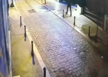 Galata’da çanta çalan şüpheli Güven Timleri tarafından yakalandı