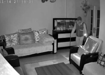Fatih'te evine giren hırsızı güvenlik kamerasından seslenerek kaçırdı: Çık oradan
