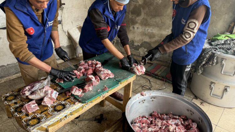 Bahçelievler Belediyesi, Gazze’de 10 bin kişilik iftar yemeği verdiğini duyurdu