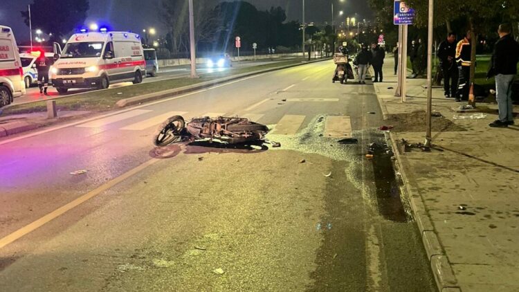 Minibüs ile motosiklet çarpıştı; 1 ölü, 1 yaralı