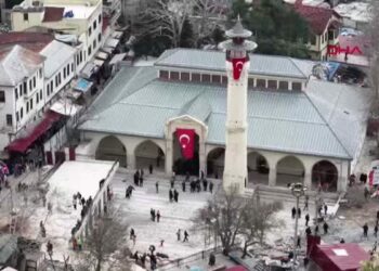 Kahramanmaraş’ın simgesi Ulu Camii’nde 1135 gün sonra ilk namaz