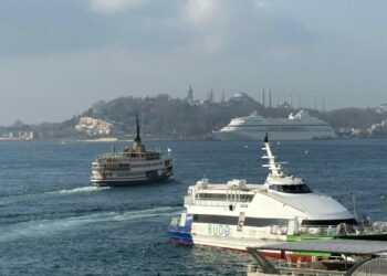 İstanbul Boğazı'nda gemi trafiği çift yönlü askıya alındı / Geniş haber