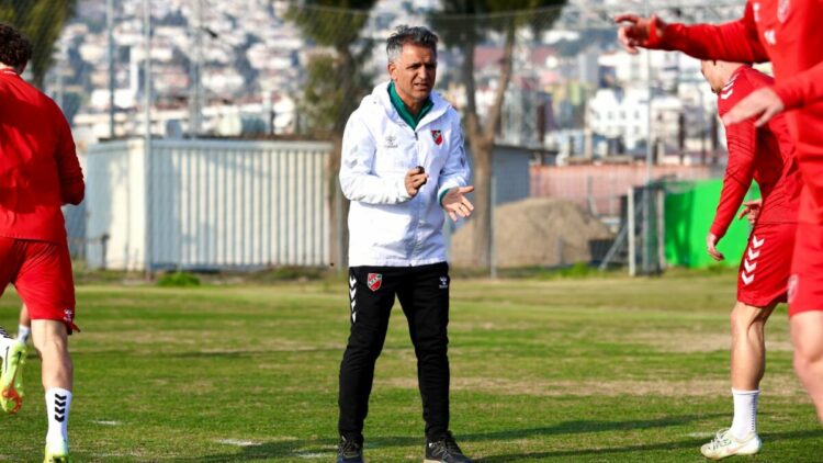 Karşıyaka'nın gözü final haftalarında