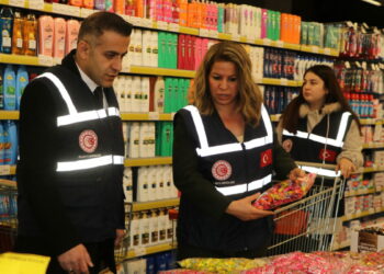 Van'da bayram öncesi marketlerde denetim