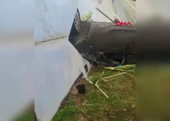 Otomobil seraya uçtu: 1 ölü, 1 yaralı